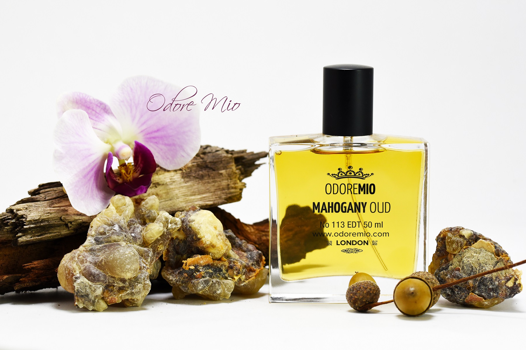 Mahogany oud: dark wood and incense